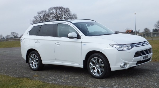 Mitsubishi Outlander PHEV Review