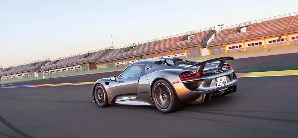 Porsche 918 Spyder Hybrid Hypercar interview with Gordon Robertson