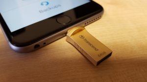 Transcend JetDrive Go 500G - plugged into a iPhone 6S Plus